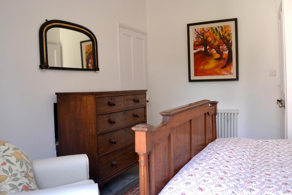 8A Spring Gardens Hotel Haverfordwest Ngoại thất bức ảnh