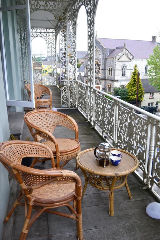 8A Spring Gardens Hotel Haverfordwest Ngoại thất bức ảnh