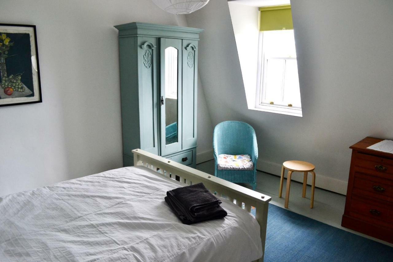 8A Spring Gardens Hotel Haverfordwest Ngoại thất bức ảnh