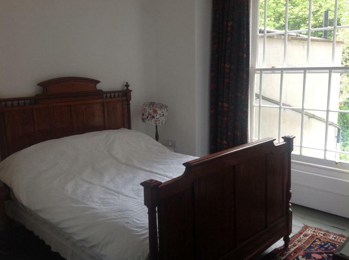 8A Spring Gardens Hotel Haverfordwest Ngoại thất bức ảnh